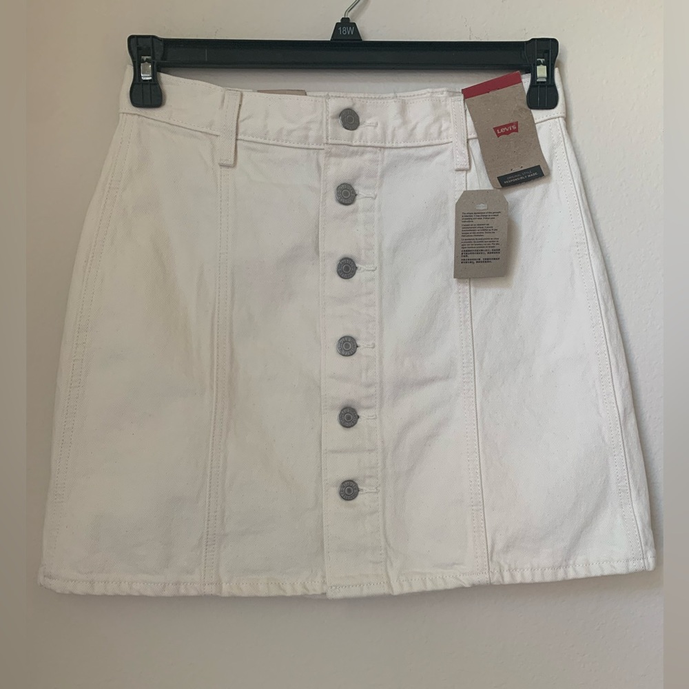 🔥NWT Levi’s women’s A- line button front cream skirt - size 26